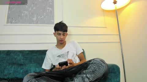 Snapshot of lucian_davi chatting on December 27, 3:16 pm Pirulo online show from December 27, 3:16 pm