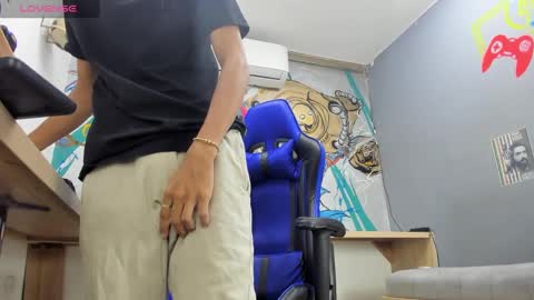 Snapshot of lucian_davi chatting on December 9, 11:58 am Pirulo online show from December 9, 11:58 am