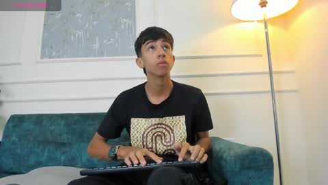 Snapshot of lucian_davi chatting on January 20, 11:56 am Pirulo online show from January 20, 11:56 am