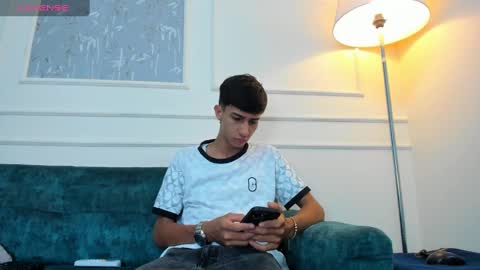 Snapshot of lucian_davi chatting on January 17, 12:10 pm Pirulo online show from January 17, 12:10 pm