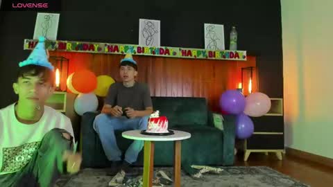 Snapshot of lucian_davi chatting on December 14, 2:00 pm Pirulo online show from December 14, 2:00 pm
