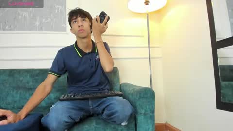 Snapshot of lucian_davi chatting on December 20, 3:21 pm Pirulo online show from December 20, 3:21 pm