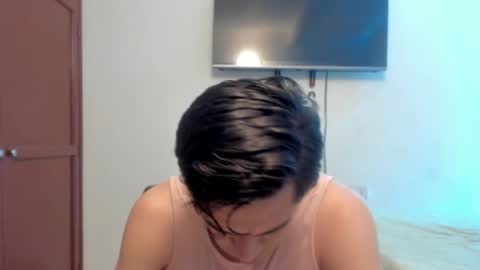 Snapshot of lucian_gomez chatting on October 22, 2:04 am Lucian Gomez online show from October 22, 2:04 am