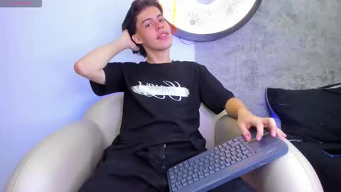 lucian_greyy online show from October 25, 4:25 am