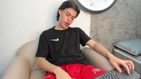 lucian_greyy online show from October 1, 4:05 am