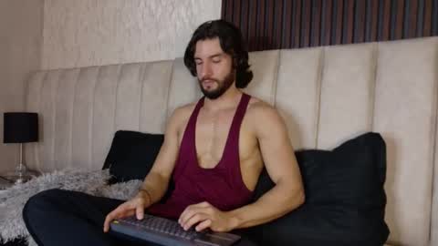 Snapshot of luciano_ferrer chatting on September 8, 8:19 pm Luciano online show from September 8, 8:19 pm