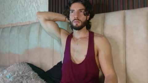 Snapshot of luciano_ferrer chatting on September 16, 11:38 pm Luciano online show from September 16, 11:38 pm