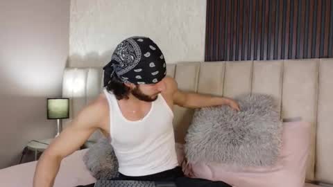 Luciano online show from October 15, 8:49 pm