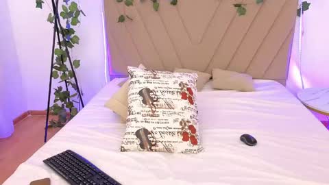 Angelok online show from May 12, 3:48 am