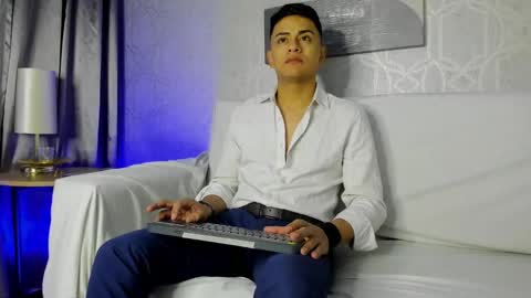 Snapshot of lucii_fer_ chatting on January 31, 11:13 am Leo online show from January 31, 11:13 am