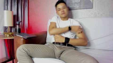 Snapshot of lucii_fer_ chatting on February 20, 11:20 am Leo online show from February 20, 11:20 am