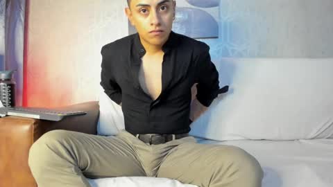 Snapshot of lucii_fer_ chatting on March 12, 11:20 am Leo online show from March 12, 11:20 am
