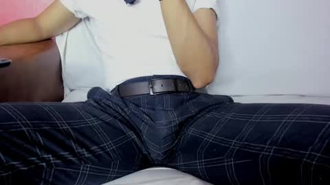 Snapshot of lucii_fer_ chatting on February 22, 11:13 am Leo online show from February 22, 11:13 am