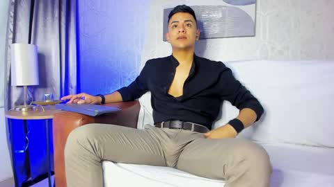 Snapshot of lucii_fer_ chatting on January 11, 11:02 am Leo online show from January 11, 11:02 am