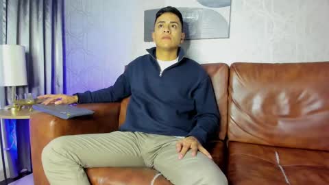 Snapshot of lucii_fer_ chatting on January 17, 10:55 am Leo online show from January 17, 10:55 am