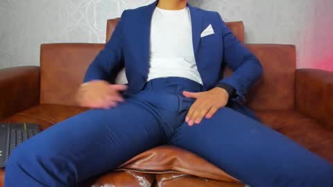 Snapshot of lucii_fer_ chatting on September 15, 1:12 pm Leo online show from September 15, 1:12 pm