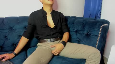 Snapshot of lucii_fer_ chatting on February 13, 11:17 am Leo online show from February 13, 11:17 am