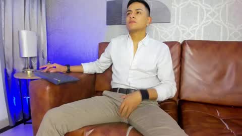Snapshot of lucii_fer_ chatting on December 31, 11:31 am Leo online show from December 31, 11:31 am