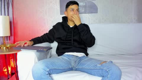 Snapshot of lucii_fer_ chatting on February 5, 11:02 am Leo online show from February 5, 11:02 am