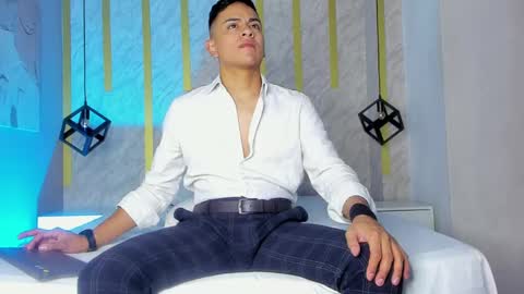 Snapshot of lucii_fer_ chatting on December 28, 11:19 am Leo online show from December 28, 11:19 am