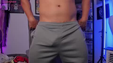 Snapshot of luck_spartans chatting on October 28, 10:45 pm Luck online show from October 28, 10:45 pm