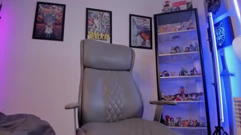 Snapshot of luck_spartans chatting on September 18, 6:43 pm Luck online show from September 18, 6:43 pm