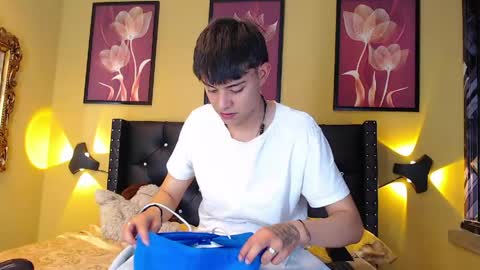 luckk_ online show from April 17, 4:37 am