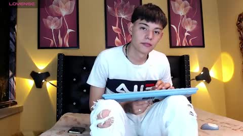 luckk_ online show from April 7, 4:45 am