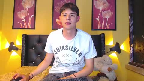 luckk_ online show from April 14, 5:40 am