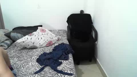 Snapshot of lucky_badboy chatting on February 12, 11:09 pm Lucky online show from February 12, 11:09 pm