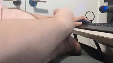 Snapshot of lucky_chance32 chatting on September 25, 2:54 am lucky_chance32 online show from September 25, 2:54 am