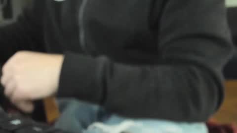 Snapshot of luckydrakex chatting on January 4, 11:33 am Lucky online show from January 4, 11:33 am