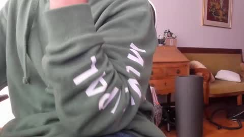 Snapshot of luckydrakex chatting on December 4, 9:40 am Lucky online show from December 4, 9:40 am