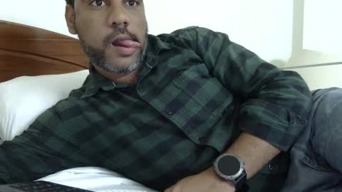Snapshot of luckyfinalone chatting on October 10, 10:01 pm luckyfinalone online show from October 10, 10:01 pm