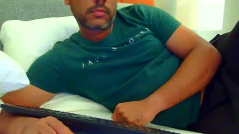 Snapshot of luckyfinalone chatting on October 5, 9:24 am luckyfinalone online show from October 5, 9:24 am