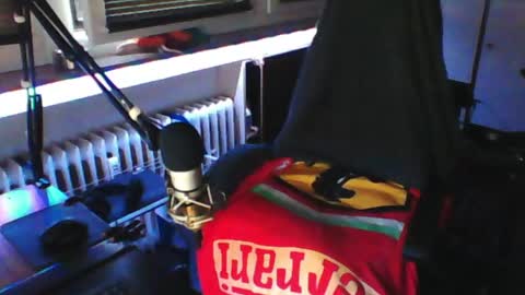        call me  Stefan online show from April 17, 6:32 pm