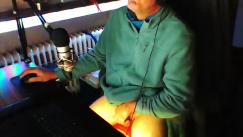 Snapshot of luckyfreak1 chatting on October 11, 6:01 pm call me Stefan online show from October 11, 6:01 pm