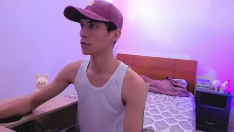 Lu Independent Model online show from April 26, 4:37 pm