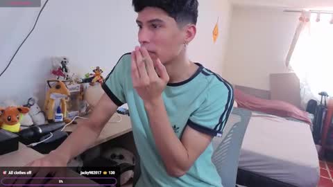 Lu Independent Model online show from March 17, 4:42 pm