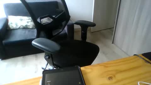 luhizu87871987 online show from April 27, 8:36 pm