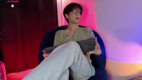 Lui online show from June 17, 8:10 pm