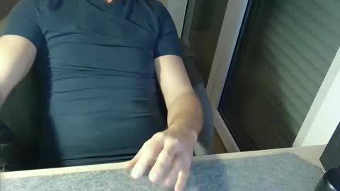 luigi25187 online show from November 30, 7:27 pm