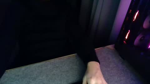 luigi25187 online show from February 7, 12:29 am