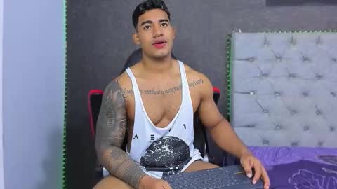 Luigi Independent model online show from November 18, 10:52 am