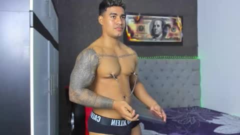 Luigi Independent model online show from November 8, 5:16 pm