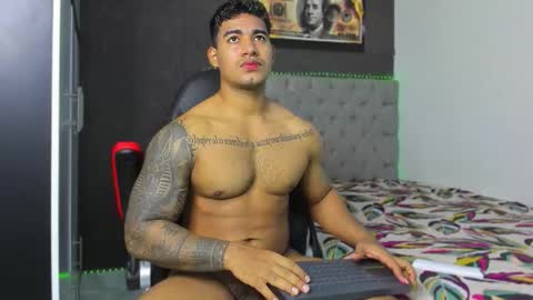 Luigi Independent model online show from November 25, 2:57 am