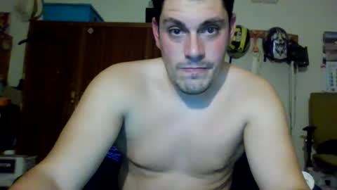 Snapshot of luis2423 chatting on October 14, 9:33 pm A slave to the mistress.. un esclavo para las amas dominantes. online show from October 14, 9:33 pm
