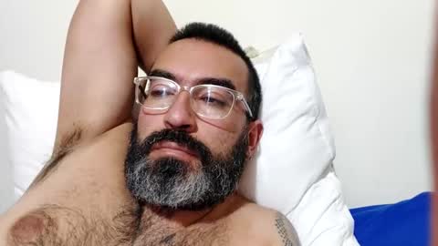 Snapshot of luis2988z chatting on January 30, 2:38 am Hairyman online show from January 30, 2:38 am