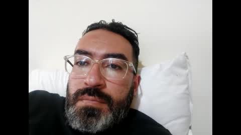 Snapshot of luis2988z chatting on January 3, 6:46 pm Hairyman online show from January 3, 6:46 pm