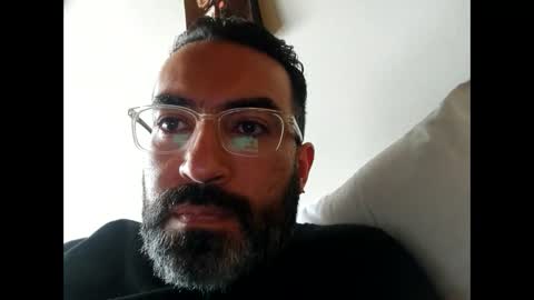 Snapshot of luis2988z chatting on January 5, 4:38 pm Hairyman online show from January 5, 4:38 pm